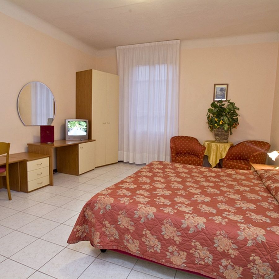 Hotel Roma 3*